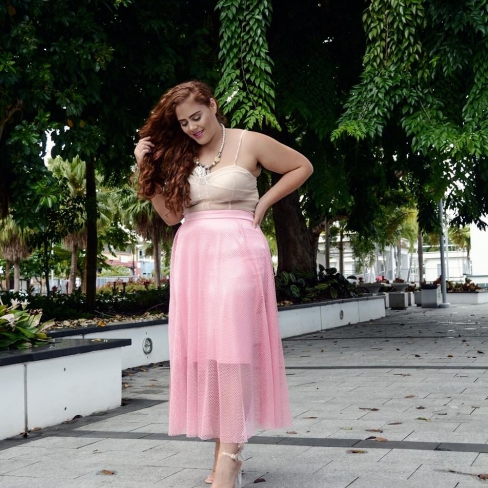 Pink Mesh Set | Plus Size - Picture 5 of 5